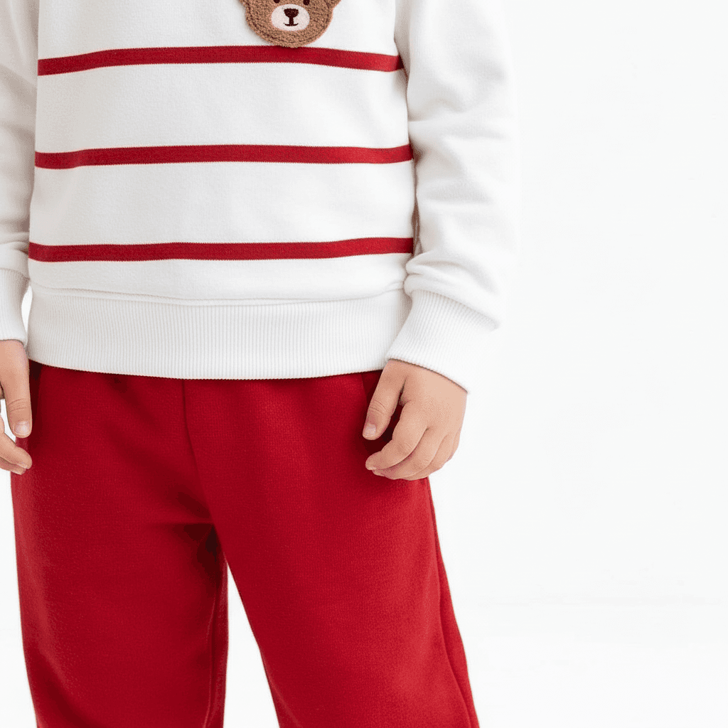 Çizgili Sweatshirt ve Kırmızı Eşofman Takımı